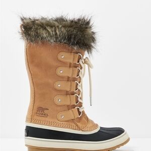 Sorel Tan and Black Winter Boots with Faux Fur